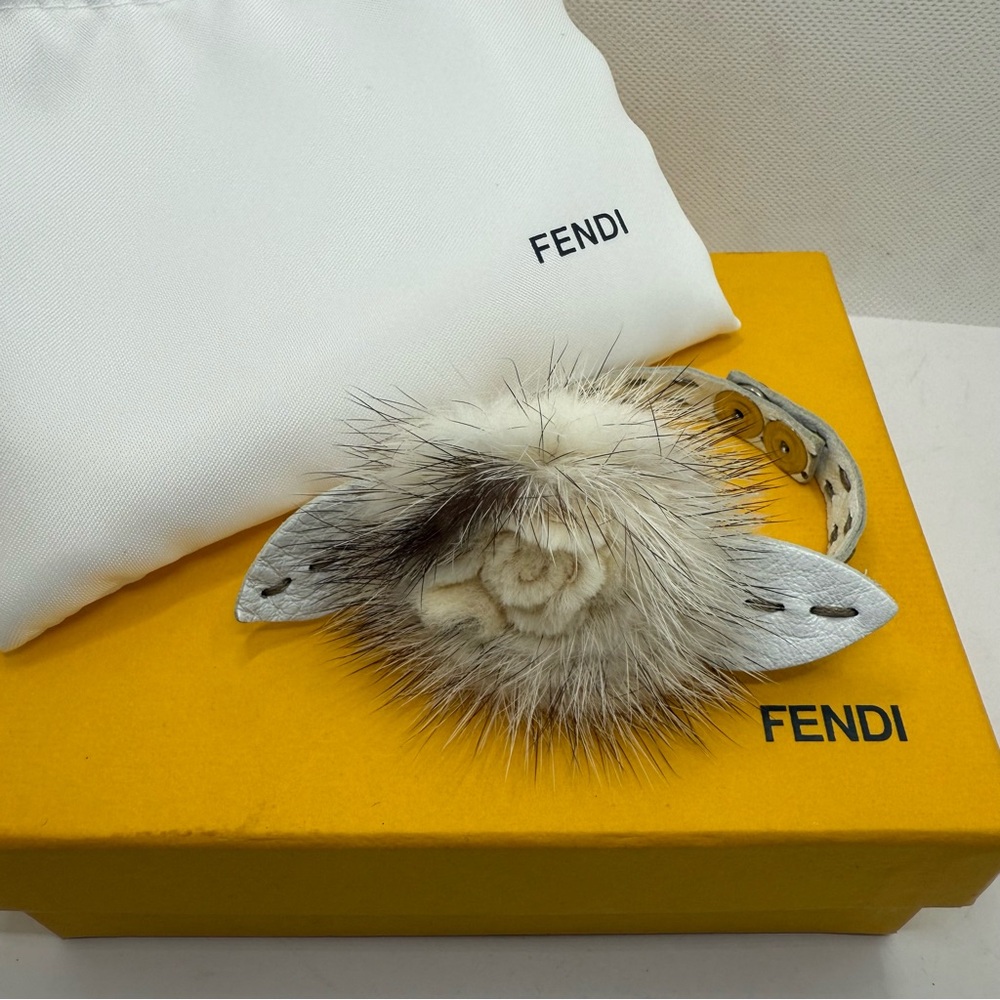 Fendi Selleria Mink Fur Flower Leather Bracelet - Picture 5 of 5